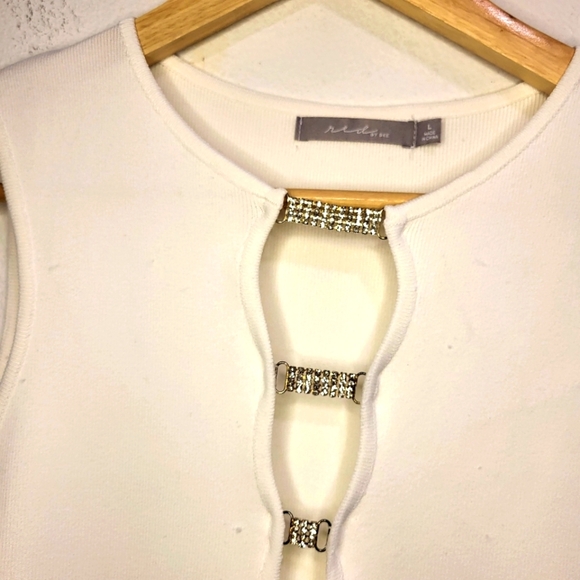 White top with diamond spakle Red by BKE - Picture 3 of 6